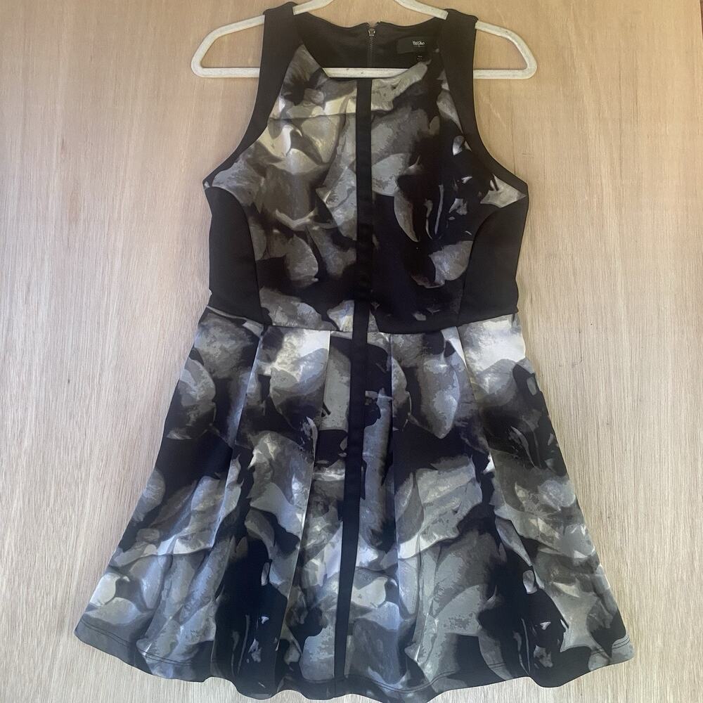 Mossimo Women’s Black and White Patterned Fit & Flare Dress with Pockets Size M